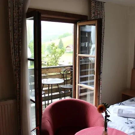 Alt Kirchheim Hotel *