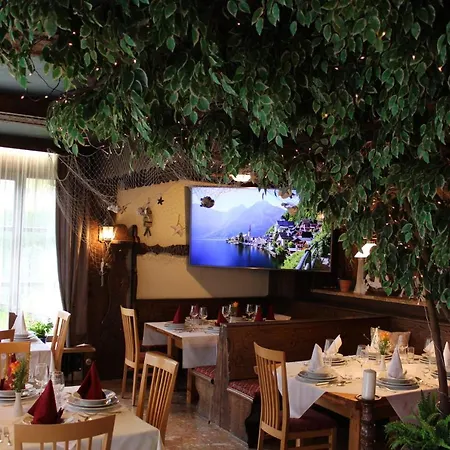 Alt Kirchheim Hotel *